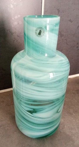 Beau vase design - , lina